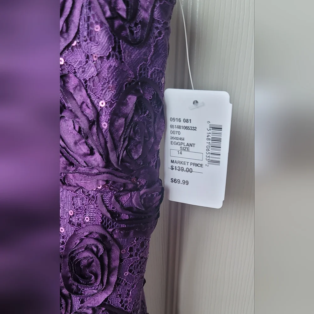 Dress - Picture 5 of 5